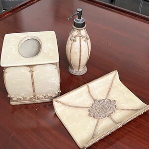 Vintage Croscill Bathroom Accessory Set - Tissue Box, Soap Dispenser & Tray